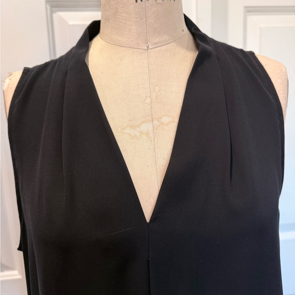 Vince Camuto Black Sleeveless Draped Sleeveless top. Size L - Picture 3 of 6